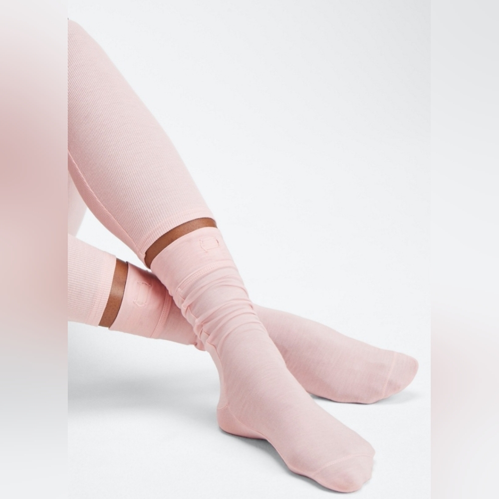Fabletics Restore Knit 9" Pink Dust Heather Socks